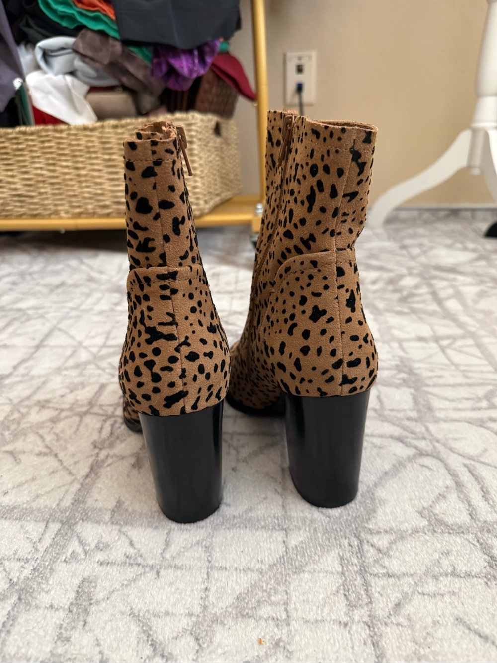 Gibson & Latimer Leopard Print Block Heel Booties Size 8 Western Boho Chic - Picture 3 of 9